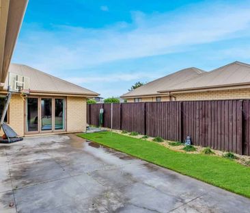 HALSWELL – THREE BEDROOM, TWO BATHROOM, DOUBLE GARAGE - Photo 3