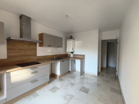 Location Appartement 5 pièces 180m² CHAMALIERES 63400 - Photo 5