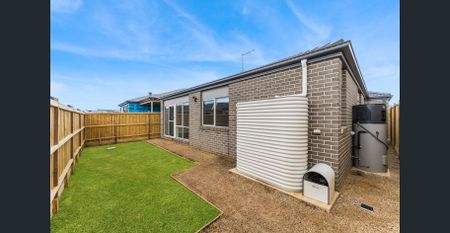 **RECEIVE ONE MONTH FREE RENT, ASK US HOW! Brand-New 4-Bedroom Home for Lease in Fraser Rise - Photo 2