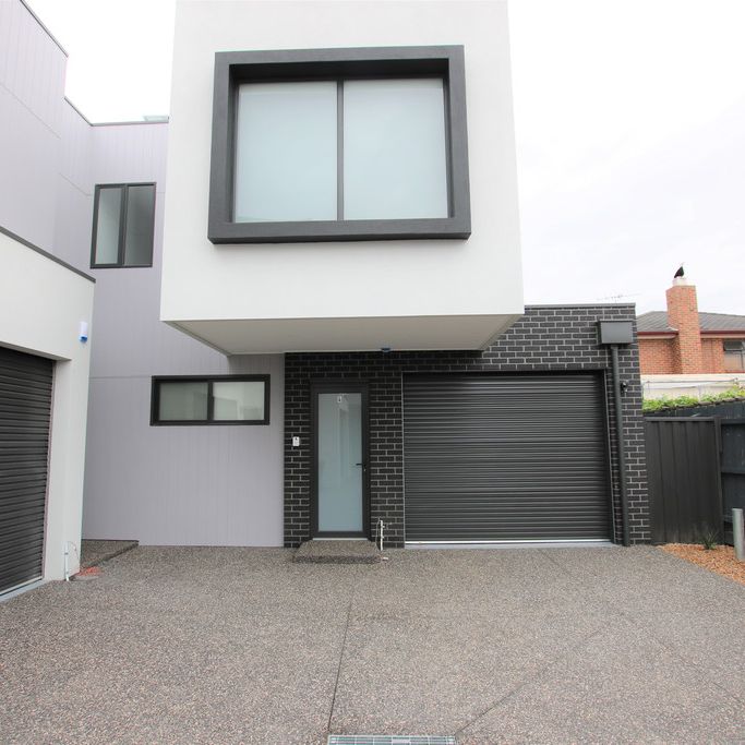 4/372 Gaffney Street, Pascoe Vale, VIC 3044 - Photo 1