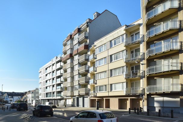 Gemeubeld: ruim 3slpk-appartement met zijdelings zeezicht te Knokke - Photo 1