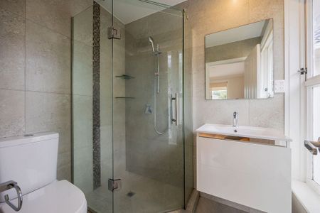 Charming 3BR Home in Glen Innes - Photo 5