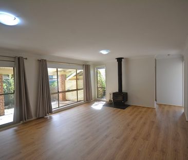 Spacious & Comfortable Living in South Katoomba - Photo 5
