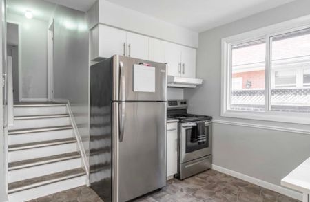 For Lease - 82 Emery Street, London South, Ontario - Photo 4