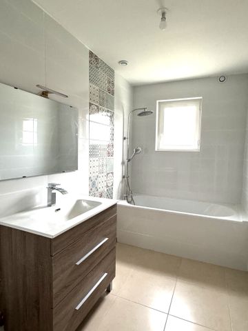Location Appartement 3 pièces 64m² ST RAMBERT D ALBON 26140 - Photo 3