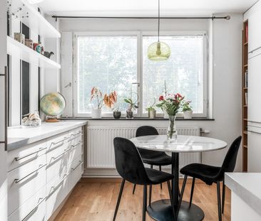 Henriksdalsringen, Nacka - Photo 1