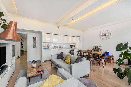 Two-bedroom, two bathroom apartment set within a modern warehouse conversion in the heart of Hackney. - Photo 3