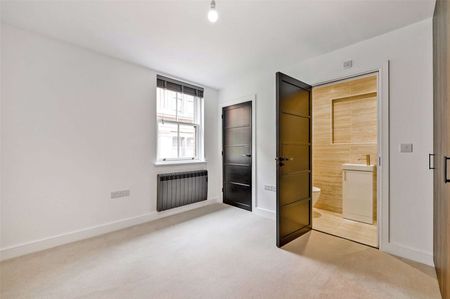 Second-Floor Three-Bedroom Apartment | The Banking Quarter, Bristol / Three sharers welcome - Photo 3