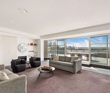 House like Penthouse with Stunning Harbour Views - Photo 5