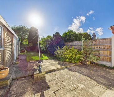Churchill Drive, Ruddington, Nottingham, Nottinghamshire, NG11 - Photo 2