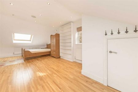 3 bedroom flat to rent - Photo 3