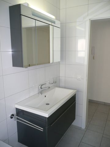 Helle 4.0-Zimmerwohnung in Suhr zu vermieten - Photo 4