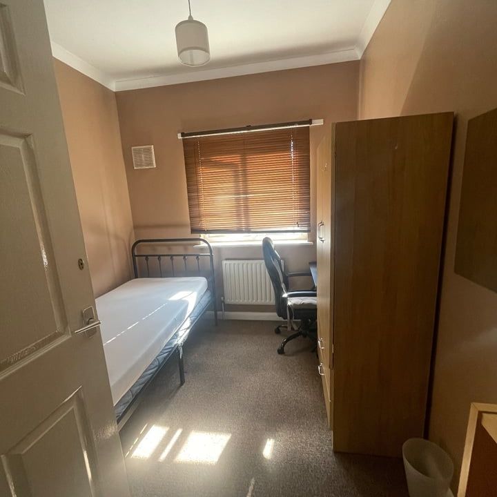 Room in a Shared House, London, E14 - Photo 1