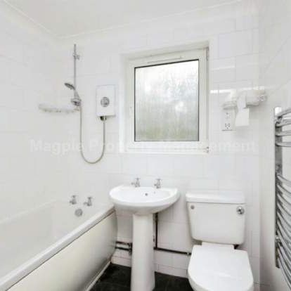 1 bedroom property to rent in Eastbourne - Photo 1