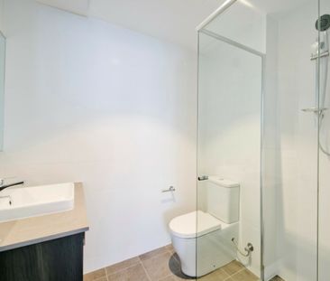 Rear 2 Bedroom Apartment - Photo 4