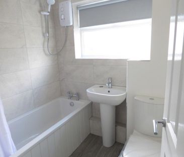 2 bedroom end of terrace house to rent - Photo 6