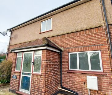 studio to rent Sandringham Road, Pilgrims Hatch, Brentwood, Essex, ... - Photo 3