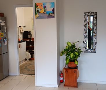 Broadbeach Waters - Photo 3