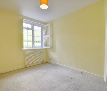 2 bedroom maisonette to rent - Photo 3