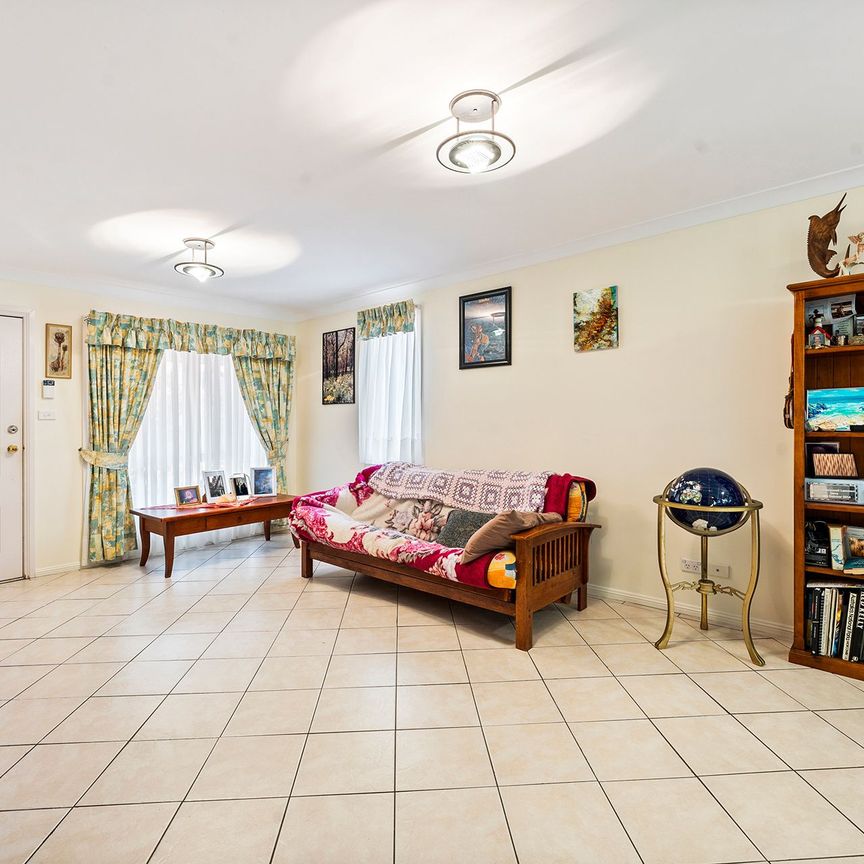 Spacious Townhouse In Prime Fairy Meadow Location - Photo 1