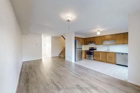 For Lease - 427 Ravineview Way, Oakville, Ontario - Photo 4