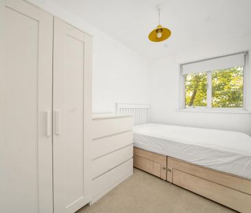 4 bedroom maisonette to rent - Photo 2