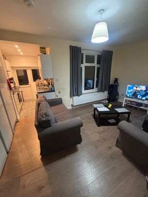 Room in a Shared House, Hillbrook Road, SW17 - Photo 1