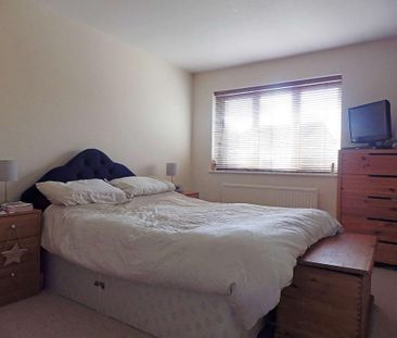 2 bedroom semi-detached house to rent - Photo 3