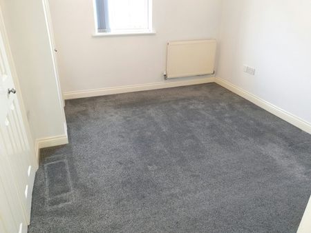Flat to rent on - Photo 2