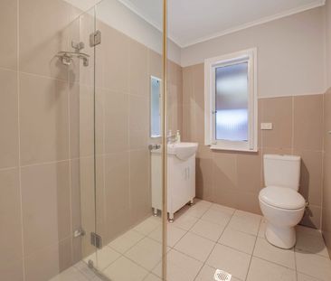 Comfort, Space and Location - The Perfect Family Package! - Photo 2