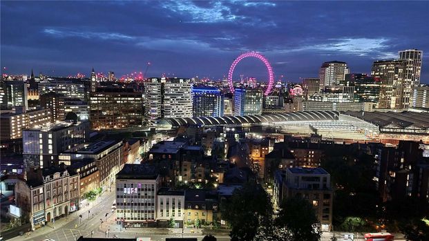 Three bedroom two level penthouse, spacious with spectacular views of the London Eye. - Photo 1