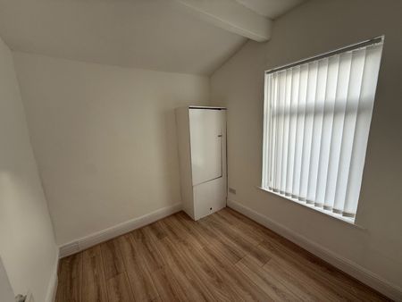 3 Bed Terraced House, Lampeter Road, L6 - Photo 3
