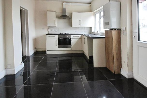 3 bedroom House To Let Total Size: 1002 SQ FT - Photo 1