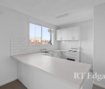 Thinking of selling? Contact our agent - Photo 1