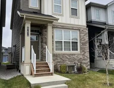 3-bedroom suite and 2.5 bathroom, offering a blend of comfort and style. | Edmonton - Photo 1