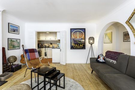 1 bedroom flat to rent - Photo 2