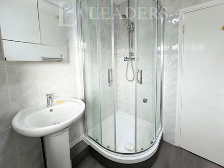 Western Avenue, Buckingham, Buckinghamshire, MK18 - Photo 3