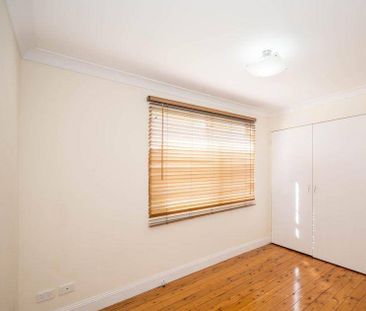Family home in quiet street of South Tamworth - Photo 3
