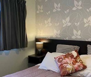 2-bedroom furnished flat near CBD with free wifi - Photo 1