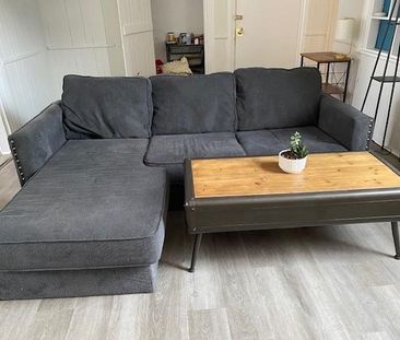 205.1 Wellington Street 1 Bed + Den - Photo 1