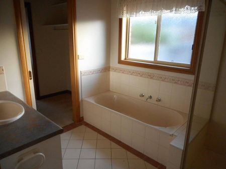 Central 2 Bedroom Unit - Photo 4