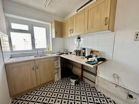 1 bedroom flat to rent - Photo 5