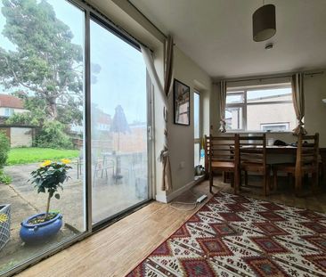 Flat to rent on - Photo 5