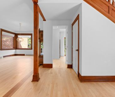 Maison à étages - 5745 Av. Déom - Photo 2