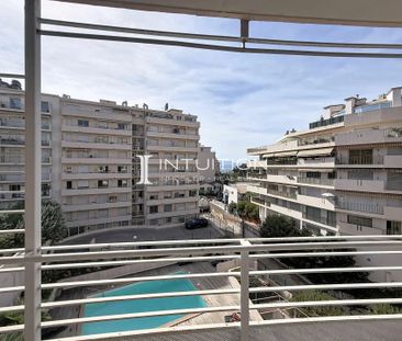 Location Appartement 2 pièces 26m² CANNES 06400 - Photo 2