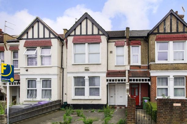 3 bedroom flat to rent - Photo 1