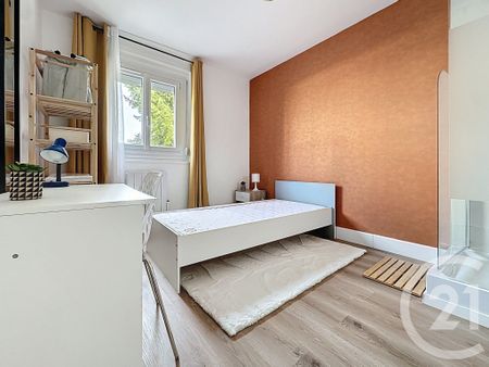 Location Appartement 4 pièces 75m² ST ANDRE LES VERGERS 10120 - Photo 5