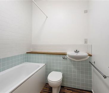 Studio to rent - Photo 6