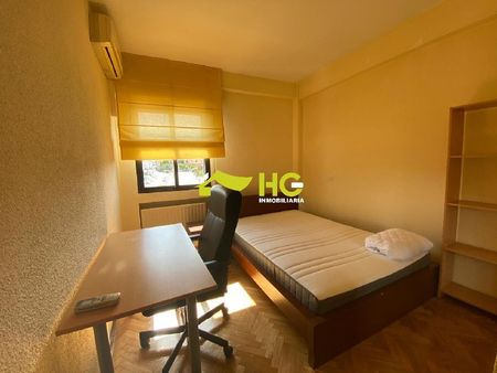 Piso de alquiler en Centro - Photo 3