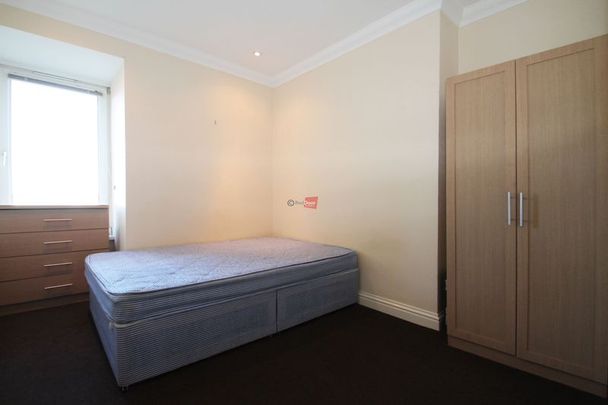 New Road, Rochester - Photo 1